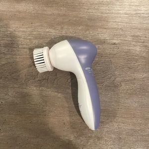 Facial Cleansing Spin Brush NWOT